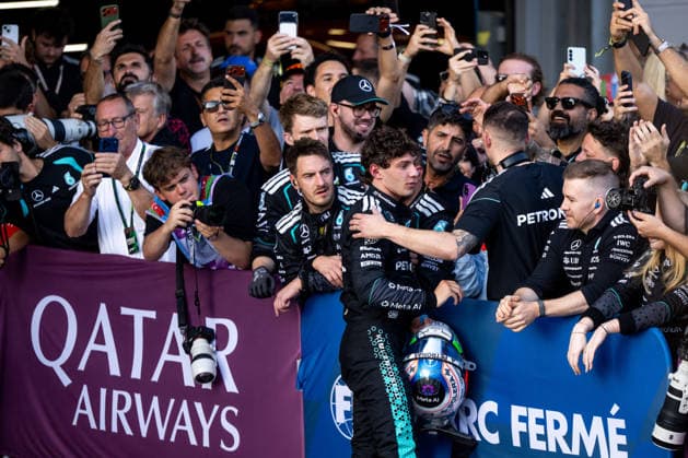 September 26, 2026, AZE, Motorsports, FIA Formula 1 World Championship, 2026 Season, Baku City Circuit, Azerbaijan Grand Prix, Andrea Kimi Antonelli, Mercedes AMG Petronas F1 Team, Italy, 12th in Parc Ferme with his team, Baku, Baku City Circuit, Azerbaijan Copyright: xNordphoto Memmlerx