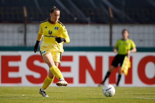 Soccer I Women s I 2026–2027 Season I DFB Cup I SV Meppen vs. Hamburger SV I September 26, 2026 Jule Baum 36, Hamburger SV Passing while in possession, Close-up, Portrait, Single photo, Single image, Body Meppen Hänsch Arena Lower Saxony Germany Copyright: xLobeca CedricxSiefkerx