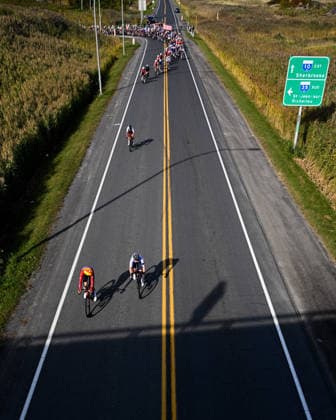 2026 UCI Road World Championships Picture by Zac Williams SWpix.com - 26 09 2026 - Cycling - 2026 UCI Road World Championships - MontrÃ al, Canada - Women Elite Road Race - Marte Berg Edseth (Norway), Natalie Quinn (USA) Copyright: x xSWpix.comx(t axPhotographyxHubxLtd)xZacxWilliams SWpix.comx SWP-3521-3965