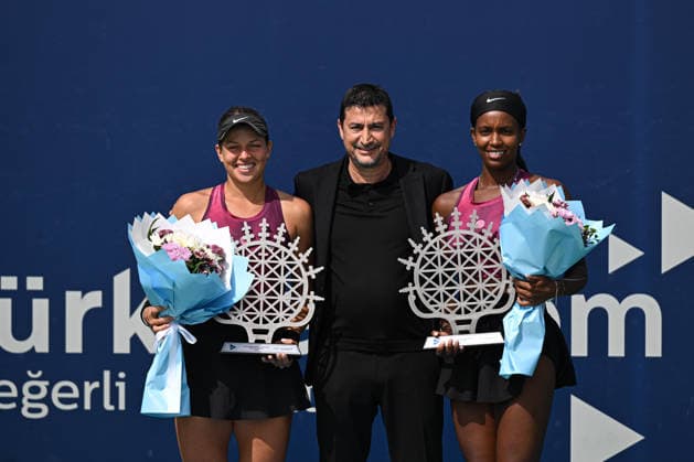 Ankara Open WTA, Tennis Damen 125 Tennis Tournament ANKARA, TURKIYE - SEPTEMBER 26: Polish Weronika Falkowska (L) and American Alana Smith (R) compete against Slovenian Dalila Jakupovic (not seen) and Swiss Naima Karamoko (not seen) during the doubles final of the Turk Telekom Ankara Open WTA 125 tennis tournament hosted by Topspin Tennis Academy Bilkent in Ankara, Turkiye, on September 26, 2026. Harun Ozalp Anadolu Ankara Turkey. Editorial use only. Please get in touch for any other usage.  Copyright: x2026xAnadoluxHarunxOzalpx