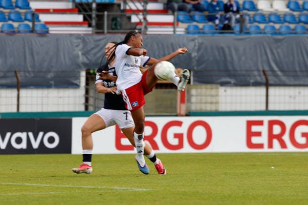 Soccer I Women s I 2026–2027 Season I DFB Cup I SV Meppen vs. Hamburger SV I September 26, 2026 Celainy Obispo 5, Hamburger SV receives the ball in the penalty area at Meppen s Hänsch Arena, Lower Saxony, Germany Copyright: xLobeca CedricxSiefkerx
