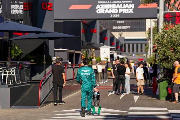 FORMULA 1 AZERBAIJAN GRAND PRIX 2026 Lance Stroll (CAN) 18 Aston Martin walks back through the paddock after retiring from the race during the Formula 1 Qatar Airways Azerbaijan Grand Prix 2026, Round 15 of the 2026 Formula 1 World Championship, WM, Weltmeisterschaft from 24th - 26th September 2026 at the Baku City Circuit, Baku, Azerbaijan. Credit: Robbie Hoad Every Second Media Editorial use only. All images are copyright Every Second Media Limited. No images may be reproduced without prior permission. Copyright: xIMAGO EveryxSecondxMediax ESM-2183-0453 RobbiexHoadx xEveryxSecondxMediax