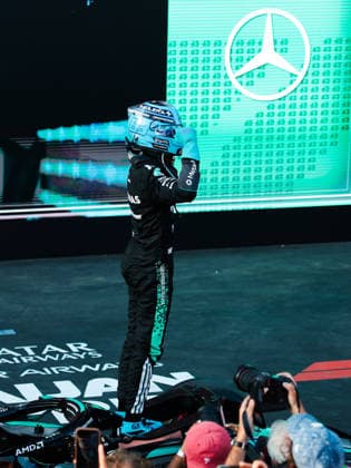 F1 - AZERBAIJAIN GRAND PRIX 2026 RUSSELL George (gbr), Mercedes AMG F1 Team W17, portrait win Parc ferme celebration during the 2026 Formula 1 Azerbaijan Grand Prix, 15th round of the 2026 Formula One World Championship, WM, Weltmeisterschaft from September 24 to 26, 2026 on the Baku City Circuit, in Baku, Azerbaijan - BakuAzerbaijan  Copyright: xEricxAlonsox