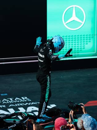 F1 - AZERBAIJAIN GRAND PRIX 2026 RUSSELL George (gbr), Mercedes AMG F1 Team W17, portrait win Parc ferme celebration during the 2026 Formula 1 Azerbaijan Grand Prix, 15th round of the 2026 Formula One World Championship, WM, Weltmeisterschaft from September 24 to 26, 2026 on the Baku City Circuit, in Baku, Azerbaijan - BakuAzerbaijan  Copyright: xEricxAlonsox