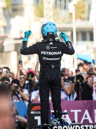 F1 - AZERBAIJAIN GRAND PRIX 2026 RUSSELL George (gbr), Mercedes AMG F1 Team W17, portrait celebrates victory during the 2026 Formula 1 Azerbaijan Grand Prix, 15th round of the 2026 Formula One World Championship, WM, Weltmeisterschaft from September 24 to 26, 2026 on the Baku City Circuit, in Baku, Azerbaijan - BakuAzerbaijan  Copyright: xXavixBonillax