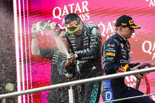 RUSSELL, George (GBR), Mercedes AMG F1 Team W17, portrait, F1 GP 15 Baku 2026, 16 LECLERC, Charles (MCO), Scuderia Ferrari SF 26, action shot from F1 GP 15 Baku 2026 during the 2026 Formula 1 Azerbaijan Grand Prix, the 15th round of the 2026 Formula One World Championship held from September 24 to 26, 2026 on the Baku City Circuit, in Baku, Azerbaijan Photo by Xavier Bonilla, DPPI Azerbaijan