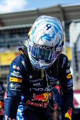 VERSTAPPEN Max (NL), Red Bull Racing Ford RB22, portrait, F1 GP 15 Baku 2026, 16 LECLERC Charles (MCO), Scuderia Ferrari SF 26, action shot from F1 GP 15 Baku 2026 during the 2026 Formula 1 Azerbaijan Grand Prix, the 15th round of the 2026 Formula One World Championship held from September 24 to 26, 2026, on the Baku City Circuit in Baku, Azerbaijan. Photo by Xavier Bonilla, DPPI Azerbaijan