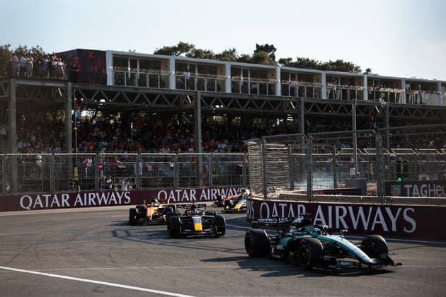 F1 - AZERBAIJAIN GRAND PRIX 2026 Restart after Safety Car, 63 RUSSELL George (gbr), Mercedes AMG F1 Team W17, action leads The group during the 2026 Formula 1 Azerbaijan Grand Prix, 15th round of the 2026 Formula One World Championship, WM, Weltmeisterschaft from September 24 to 26, 2026 on the Baku City Circuit, in Baku, Azerbaijan - BakuAzerbaijan  Copyright: xEricxAlonsox