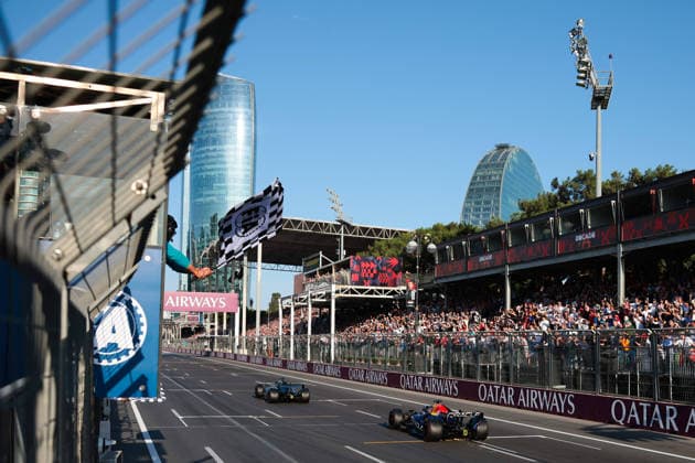 F1 - AZERBAIJAIN GRAND PRIX 2026 63 RUSSELL George (gbr), Mercedes AMG F1 Team W17, action finish line and 03 VERSTAPPEN Max (nld), Red Bull Racing Ford RB22, action, FIA flag, drapeau during the 2026 Formula 1 Azerbaijan Grand Prix, 15th round of the 2026 Formula One World Championship, WM, Weltmeisterschaft from September 24 to 26, 2026 on the Baku City Circuit, in Baku, Azerbaijan - BakuAzerbaijan Copyright: xEricxAlonsox