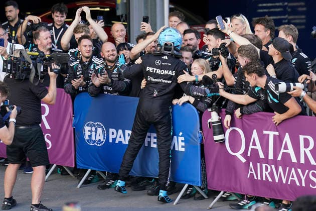 FORMULA 1 AZERBAIJAN GRAND PRIX 2026 George Russell (GBR) 63 Mercedes celebrates with his team in parc ferme after winning the race during the Formula 1 Qatar Airways Azerbaijan Grand Prix 2026, Round 15 of the 2026 Formula 1 World Championship, WM, Weltmeisterschaft from 24th - 26th September 2026 at the Baku City Circuit, Baku, Azerbaijan. Credit: Robbie Hoad Every Second Media Editorial use only. All images are copyright Every Second Media Limited. No images may be reproduced without prior permission. Copyright: xIMAGO EveryxSecondxMediax ESM-2183-0463 RobbiexHoadx xEveryxSecondxMediax