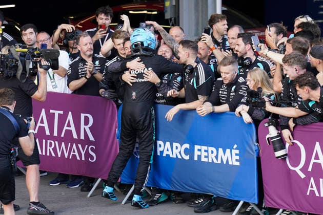 FORMULA 1 AZERBAIJAN GRAND PRIX 2026 George Russell (GBR) 63 Mercedes celebrates with his team in parc ferme after winning the race during the Formula 1 Qatar Airways Azerbaijan Grand Prix 2026, Round 15 of the 2026 Formula 1 World Championship, WM, Weltmeisterschaft from 24th - 26th September 2026 at the Baku City Circuit, Baku, Azerbaijan. Credit: Robbie Hoad Every Second Media Editorial use only. All images are copyright Every Second Media Limited. No images may be reproduced without prior permission. Copyright: xIMAGO EveryxSecondxMediax ESM-2183-0464 RobbiexHoadx xEveryxSecondxMediax