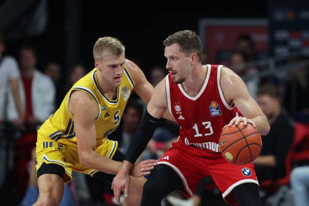 Andreas Obst, FC Bayern Basketball, No. 13 with the ball, with Sam Griesel, Alba Berlin, No. 05, GER, FC Bayern Basketball vs. Alba Berlin, basketball, easycredit Basketball Bundesliga, Matchday 23, 2026–2027 season, September 26, 2026, GER, FC Bayern Basketball vs. Alba Berlin, Basketball, easycredit Basketball Bundesliga, Matchday 23, 2026–2027 Season, September 26, 2026, Munich Copyright: xEibner-Pressefoto JennixMaulx EP_JML