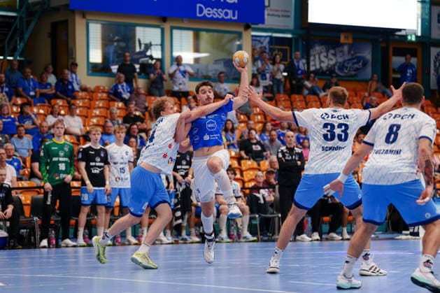 2nd Handball Bundesliga, Matchday 5: Dessau Roßlauer HV 06 1 VfL Potsdam Marcel Nowak Dessau Roßlauer HV 06, 15 is blocked on a shot on September 26, 2026, at the Anhalt Arena, Dessau-Roßlau, Saxony-Anhalt, Dessau-Roßlau, Anhalt Arena, Saxony-Anhalt, Germany