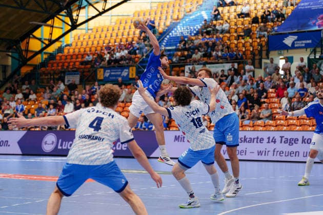 2nd Handball Bundesliga, Matchday 5: Dessau Roßlauer HV 06 0 VfL Potsdam, Mika Schüler (Dessau Roßlauer HV 06), 23 taking a jump shot on September 26, 2026, at the Anhalt Arena, Dessau-Roßlau, Saxony-Anhalt, Dessau-Roßlau, Anhalt Arena, Saxony-Anhalt, Germany