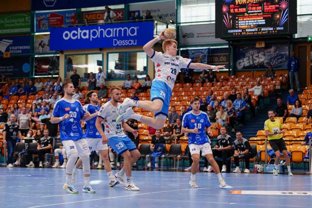 2nd Handball Bundesliga, Matchday 5: Dessau Roßlauer HV 06 1, VfL Potsdam; Jan Grüner 1, VfL Potsdam, 28, on a jump shot on September 26, 2026, at the Anhalt Arena, Dessau-Roßlau, Saxony-Anhalt; Dessau-Roßlau, Anhalt Arena, Saxony-Anhalt, Germany