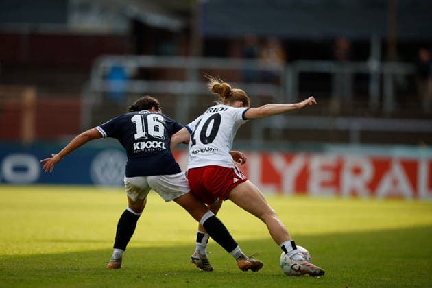 Soccer I Women s I 2026–2027 Season I DFB Cup I SV Meppen vs. Hamburger SV I September 26, 2026 Rahel Lang (16), SV Meppen, and Carla Morich (10), Hamburger SV, in a tackle at the Meppen Hänsch Arena, Lower Saxony, Germany Copyright: xLobeca CedricxSiefkerx