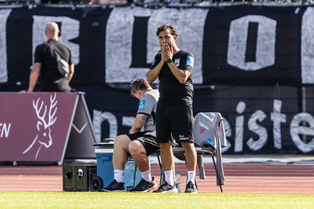 SSV Ulm 1846 Soccer vs. SV Eintracht Trier, Soccer, Regionalliga Southwest, Matchday 9, Donaustadion Ulm, September 26, 2026. After the final whistle, Daniel Jungwirth, head coach of SSV Ulm 1846 Soccer, following the match between SSV Ulm 1846 Soccer and SV Eintracht Trier, Soccer, Regionalliga Southwest, Matchday 9, Donaustadion Ulm, September 26, 2026; Photo by Lucca Fundel; Ulm, Donaustadion, Baden-Württemberg, Germany