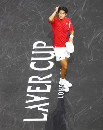 2026 Laver Cup, day two, O2 Arena, London,26 09 2026 Learner Tien (USA) in action during his match against Flavio Cobolli (ITA) in the 2026 Laver Cup at the O2 Arena, LOndon London O2 Arena London GBR, UK NEWSPAPERS OUT Copyright: xMarkxGreenwoodx