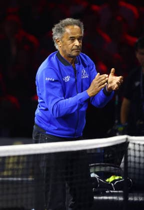 2026 Laver Cup, day two, O2 Arena, London,26 09 2026 Laver Cup Team Europe Captain Yannick Noah (FRA) gives instructions from curtsied in 2026 Laver Cup at the O2 Arena, London London O2 Arena London GBR, UK NEWSPAPERS OUT Copyright: xMarkxGreenwoodx