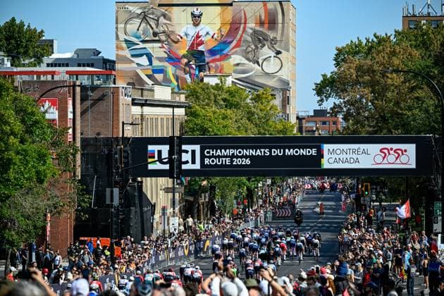 The pack of riders pictured during the elite women Road Race race (180,4 km) at the cycling World Championship, WM, Weltmeisterschaft in Montreal, Canada, Saturday 26 September 2026. The UCI road world championships are taking place from 20 to 27 September, in Montreal, Canada. JASPERxJACOBS  x187890730x