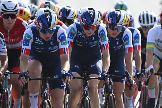 UCI 2026 Road World Championship, WM, Weltmeisterschaft Montreal 26 09 2026 MONTREAL, CANADA - SEPTEMBER 26 : Riders of team France during the Women Elite cycling road race of the 2026 UCI Road World Championships 93th edition an UCI World Championships cycling race of 180.1 km with start in Montreal and finish in Montreal on September 26, 2026 in Montreal, Canada, 26 09 2026 Montreal Canada  Copyright: xZacxWilliams Swpix.Comx xPoolx