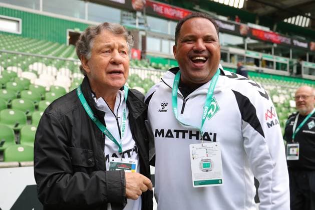September 26, 2026, Soccer, FBL Men, Friendly Match, 100 Years of the Weserstadion, Werder Legends vs. Real Madrid Legends 2026, Werder Legends vs. Real Madrid Leyendas Feature: Highlights; Coach Otto Rehhagel, Werder Legends, and Ailton, Werder Legends; Photo: nordphoto GmbH; Tauchnitz, Bremen; Weserstadion, Bremen, Germany Copyright: xnordphotoxGmbHx xTauchnitzx