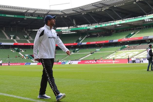 September 26, 2026, Soccer, FBL Men, Friendly Match, 100 Years of Weserstadion, Werder Legends 2026 Showdown, Werder Legends vs. Real Madrid Leyendas, Feature, Highlights, Assistant Coach Claudio Pizarro, Werder Legends, Photo: nordphoto GmbH, Tauchnitz, Bremen, Weserstadion, Bremen, Germany Copyright: xnordphotoxGmbHx xTauchnitzx