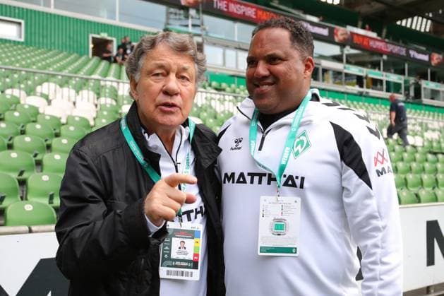 September 26, 2026, Soccer, FBL Men, Friendly Match, 100 Years of the Weserstadion, Werder Legends vs. Real Madrid Legends 2026, Werder Legends vs. Real Madrid Leyendas Feature: Highlights; Coach Otto Rehhagel, Werder Legends, and Ailton, Werder Legends; Photo: nordphoto GmbH; Tauchnitz, Bremen; Weserstadion, Bremen, Germany Copyright: xnordphotoxGmbHx xTauchnitzx