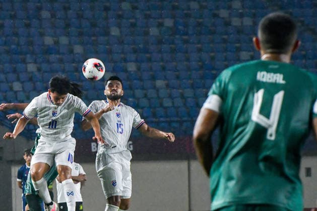 Thailand v Pakistan - FIFA ASEAN CUP 2026 Thai national team, Nationalteam player Kaman Kritsada (right) heads the ball during a match against the Pakistani national team in the 2026 FIFA ASEAN Cup at Si Jalak Harupat Stadium in Bandung, West Java, Indonesia, on September 26, 2026. The Thai national team defeated the Pakistani national team 4-0. BANDUNG West Java Indonesia  Copyright: xKhairizalxMarisx originalFilename:maris-fifaasea260926_npFBU.jpg