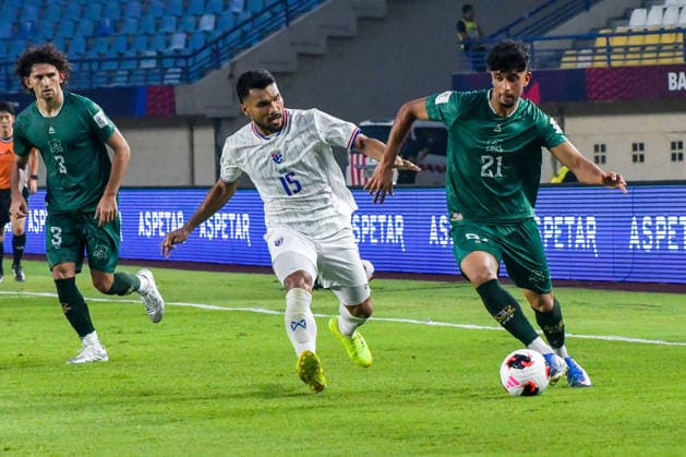 Thailand v Pakistan - FIFA ASEAN CUP 2026 Thai national team, Nationalteam player Kaman Kritsada (left) competes for the ball with Pakistani national team player Zeb Haris (right) during the 2026 FIFA ASEAN Cup at Si Jalak Harupat Stadium in Bandung, West Java, Indonesia, on September 26, 2026. The Thai national team defeated the Pakistani national team 4-0. BANDUNG West Java Indonesia  Copyright: xKhairizalxMarisx originalFilename:maris-fifaasea260926_npWIx.jpg