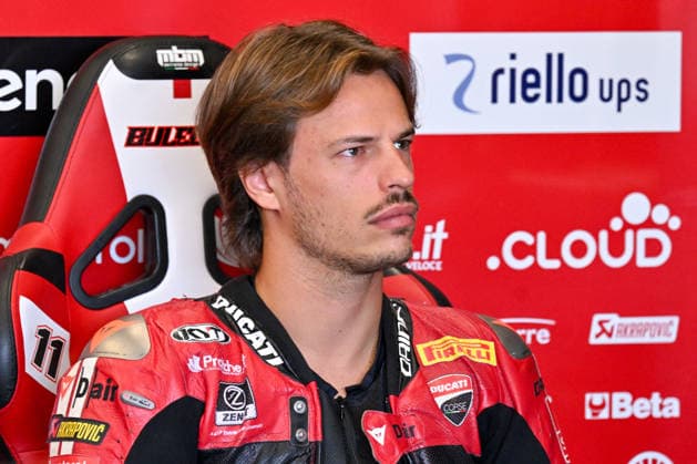 WorldSBK EICMA Italian Round - Friday Nicolo Bulega of Italy, riding for Aruba.it Racing - Ducati on a Ducati Panigale V4R, waits in a box during the FIM SBK Motul World Championship, WM, Weltmeisterschaft 2026 - Round 10 - EICMA Italian Round Grand Prix at the Cremona International Circuit Angelo Bergamonti in San Martino del Lago, Cremona, Italy, on September 26, 2026. San Martino del Lago Cremona Italy  Copyright: xRobertoxTommasinix originalFilename:tommasini-fimsbkwo260926_npfBZ.jpg