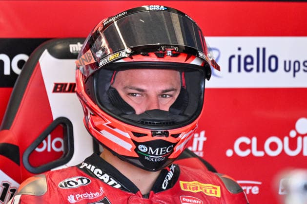 WorldSBK EICMA Italian Round - Friday Nicolo Bulega of Italy, riding for Aruba.it Racing - Ducati on a Ducati Panigale V4R, waits in a box during the FIM SBK Motul World Championship, WM, Weltmeisterschaft 2026 - Round 10 - EICMA Italian Round Grand Prix at the Cremona International Circuit Angelo Bergamonti in San Martino del Lago, Cremona, Italy, on September 26, 2026. San Martino del Lago Cremona Italy  Copyright: xRobertoxTommasinix originalFilename:tommasini-fimsbkwo260926_npG2M.jpg