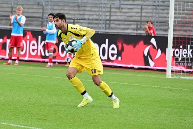 September 26, 2026 xkhx Kassel, Auestadion, Regionalliga Southwest, 2026–2027 Season, KSV Hessen Kassel vs. FSV Mainz 05 II, Goalkeeper Eric Oelschlägel, Hessen Kassel