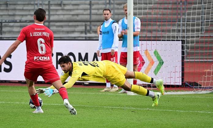 September 26, 2026 xkhx Kassel, Auestadion, Regionalliga Southwest, 2026–2027 Season, KSV Hessen Kassel vs. FSV Mainz 05 II, Goalkeeper Eric Oelschlägel, Hessen Kassel