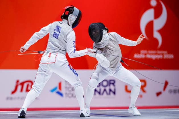Asian Games Aichi Nagoya 2026 in Nagoya, Japan Team Republic of Korea (L) and Team Japan (R) in action at the 20th Asian Games Aichi Nagoya 2026 women s gold medal fencing match between Republic of Korea VS Japan at the Aichi Sky Expo Hall in Nagoya, Japan, on September 26th, 2026. Nagoya Japan  Copyright: xMatrixxImagesx xSimonxBonnyx
