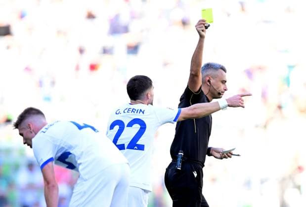Adam Gnezda Cerin of Slovenia receives a yellow card Slovenia v Scotland, UEFA Nations League, Football, Stadion Stozice, Ljubljana, Slovenia - 26 Sep 2026Ljubljana Stadion Stozice Australia  Copyright: xNikolaxKrstic Shutterstockx 17170707cw