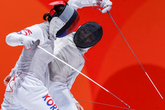 Asian Games Aichi Nagoya 2026 in Nagoya, Japan Team Republic of Korea (L) and Team Japan (R) in action at the 20th Asian Games Aichi Nagoya 2026 women s gold medal fencing match between Republic of Korea VS Japan at the Aichi Sky Expo Hall in Nagoya, Japan, on September 26th, 2026. Nagoya Japan  Copyright: xMatrixxImagesx xSimonxBonnyx