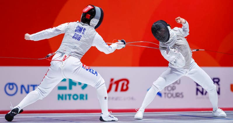 Asian Games Aichi Nagoya 2026 in Nagoya, Japan Team Republic of Korea (L) and Team Japan (R) in action at the 20th Asian Games Aichi Nagoya 2026 women s gold medal fencing match between Republic of Korea VS Japan at the Aichi Sky Expo Hall in Nagoya, Japan, on September 26th, 2026. Nagoya Japan  Copyright: xMatrixxImagesx xSimonxBonnyx