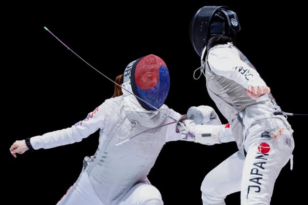 Asian Games Aichi Nagoya 2026 in Nagoya, Japan Team Republic of Korea (L) and Team Japan (R) in action at the 20th Asian Games Aichi Nagoya 2026 women s gold medal fencing match between Republic of Korea VS Japan at the Aichi Sky Expo Hall in Nagoya, Japan, on September 26th, 2026. Nagoya Japan  Copyright: xMatrixxImagesx xSimonxBonnyx
