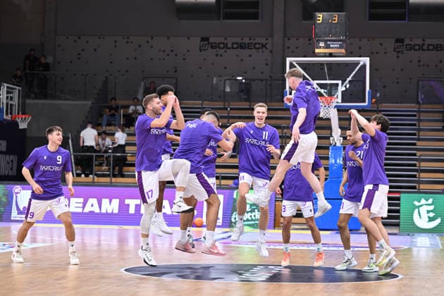 BG Göttingen vs. RheinStars Cologne, September 26, 2026, Göttingen Basketball, Men s 2nd Bundesliga, ProA, BG Göttingen vs. RheinStars Cologne, Sparkassen Arena: BG Göttingen players warm up before the game in Göttingen, Lower Saxony, Germany