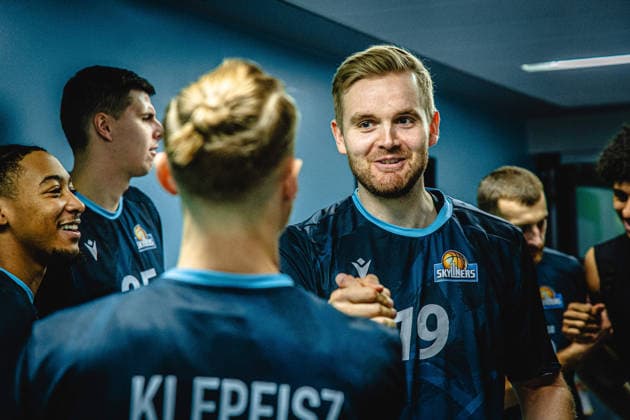 September 26, 2026, xhfmx, easyCredit BBL Basketball League, Frankfurt Skyliners vs. Rasta Vechta – Skyliners players prepare for the game against Vechta: Thomas Klepeisz (Frankfurt Skyliners), Till Pape (Frankfurt Skyliners), Frankfurt am Main