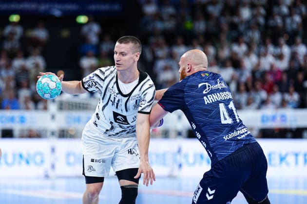 Elias Ellefsen (Skipagotu) THW Kiel, 71, Arnar Freyr Arnarsson (SG Flensburg Handewitt), 41 GER, THW Kiel vs. SG Flensburg Handewitt, Handball, 1st Bundesliga, Matchday 6, 2026–2027 Season, September 26, 2026 GER, THW Kiel vs. SG Flensburg Handewitt, Handball, 1st Bundesliga, Matchday 6, 2026–2027 Season, September 26, 2026 Kiel Copyright: xEibner-Pressefoto MarcelxvonxFehrnx EP_MFN