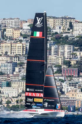 THE LOUIS VUITTON 38TH AMERICA™S CUP PRELIMINARY REGATTA, NAPLES Luna Rossa team competes on the second day of the preliminary regatta for the 38th Louis Vuitton America™s Cup in the Gulf of Naples, Campania, Italy, on September 26, 2026. The Naples preliminary regatta gives the competing teams their first opportunity to test their AC40 one-design yachts ahead of the 38th America™s Cup, which will be held in Naples in 2027. _BPH0714 Copyright: xAntonioxBalascox