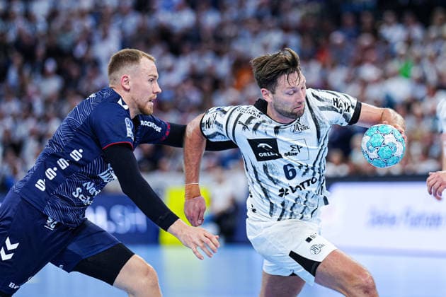 Simon Pytlick, SG Flensburg Handewitt, 02; Harald Reinkind, THW Kiel, 06 GER; THW Kiel vs. SG Flensburg Handewitt, Handball, 1st Bundesliga, Matchday 6, 2026–2027 Season, September 26, 2026 GER, THW Kiel vs. SG Flensburg Handewitt, Handball, Bundesliga 1, Matchday 6, 2026–2027 Season, September 26, 2026 Kiel Copyright: xEibner-Pressefoto MarcelxvonxFehrnx EP_MFN