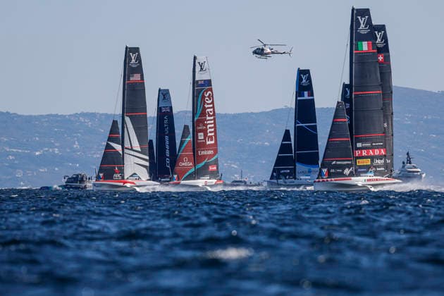 THE LOUIS VUITTON 38TH AMERICA™S CUP PRELIMINARY REGATTA, NAPLES General view of the starting area during on the second day of the preliminary regatta for the 38th Louis Vuitton America™s Cup in the Gulf of Naples, Campania, Italy, on September 26, 2026. The Naples preliminary regatta gives the competing teams their first opportunity to test their AC40 one-design yachts ahead of the 38th America™s Cup, which will be held in Naples in 2027. _BPH3573 Copyright: xAntonioxBalascox