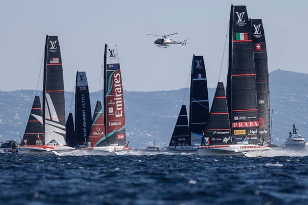 THE LOUIS VUITTON 38TH AMERICA™S CUP PRELIMINARY REGATTA, NAPLES General view of the starting area during on the second day of the preliminary regatta for the 38th Louis Vuitton America™s Cup in the Gulf of Naples, Campania, Italy, on September 26, 2026. The Naples preliminary regatta gives the competing teams their first opportunity to test their AC40 one-design yachts ahead of the 38th America™s Cup, which will be held in Naples in 2027. _BPH3580 Copyright: xAntonioxBalascox