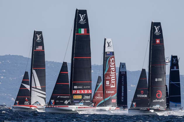 THE LOUIS VUITTON 38TH AMERICA™S CUP PRELIMINARY REGATTA, NAPLES General view of the starting area during on the second day of the preliminary regatta for the 38th Louis Vuitton America™s Cup in the Gulf of Naples, Campania, Italy, on September 26, 2026. The Naples preliminary regatta gives the competing teams their first opportunity to test their AC40 one-design yachts ahead of the 38th America™s Cup, which will be held in Naples in 2027. _BPH3652 Copyright: xAntonioxBalascox