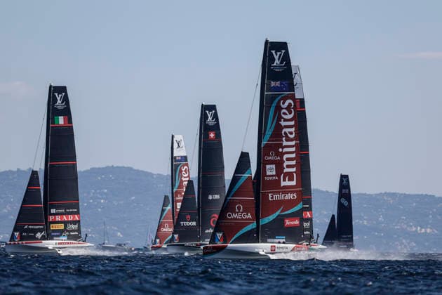 THE LOUIS VUITTON 38TH AMERICA™S CUP PRELIMINARY REGATTA, NAPLES General view of the starting area during on the second day of the preliminary regatta for the 38th Louis Vuitton America™s Cup in the Gulf of Naples, Campania, Italy, on September 26, 2026. The Naples preliminary regatta gives the competing teams their first opportunity to test their AC40 one-design yachts ahead of the 38th America™s Cup, which will be held in Naples in 2027. _BPH3659 Copyright: xAntonioxBalascox