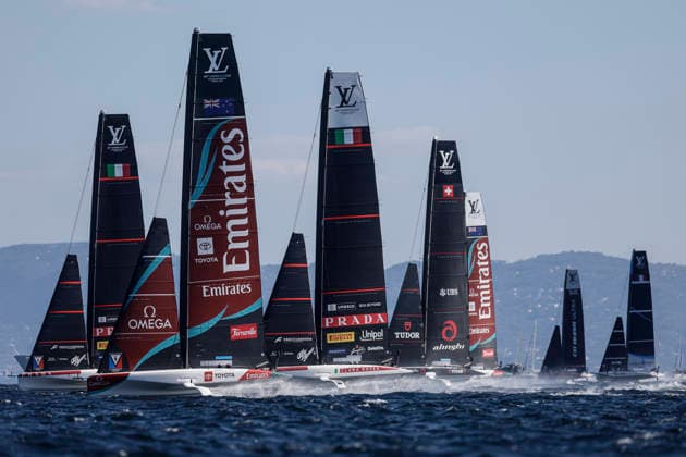 THE LOUIS VUITTON 38TH AMERICA™S CUP PRELIMINARY REGATTA, NAPLES General view of the starting area during on the second day of the preliminary regatta for the 38th Louis Vuitton America™s Cup in the Gulf of Naples, Campania, Italy, on September 26, 2026. The Naples preliminary regatta gives the competing teams their first opportunity to test their AC40 one-design yachts ahead of the 38th America™s Cup, which will be held in Naples in 2027. _BPH3725 Copyright: xAntonioxBalascox