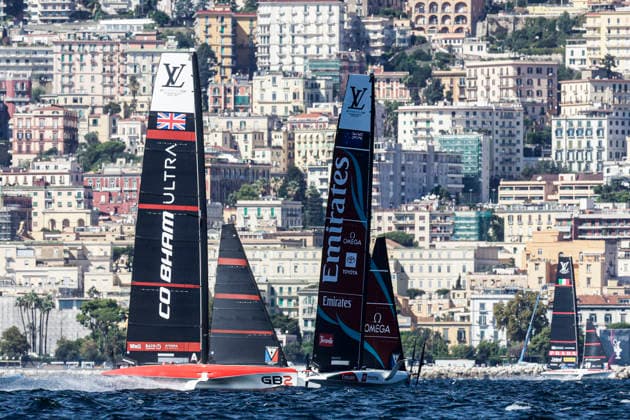 THE LOUIS VUITTON 38TH AMERICA™S CUP PRELIMINARY REGATTA, NAPLES GB2 and Emirates New Zeland teams competes on the second day of the preliminary regatta for the 38th Louis Vuitton America™s Cup in the Gulf of Naples, Campania, Italy, on September 26, 2026. The Naples preliminary regatta gives the competing teams their first opportunity to test their AC40 one-design yachts ahead of the 38th America™s Cup, which will be held in Naples in 2027. _BPH1443 Copyright: xAntonioxBalascox